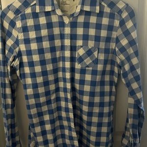 American Eagle plaid button down shirt.